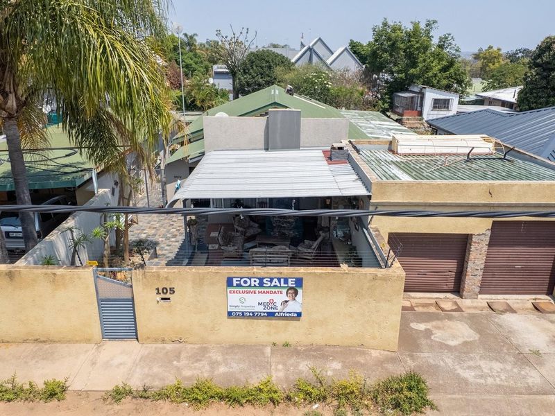 Unique Home Ideal for Medical Practice - Photo 2