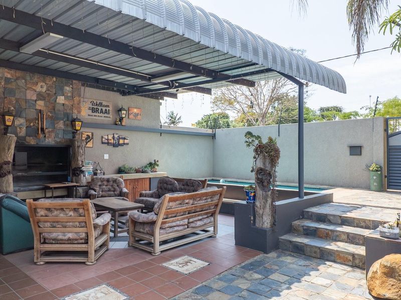 Unique Home Ideal for Medical Practice - Photo 4