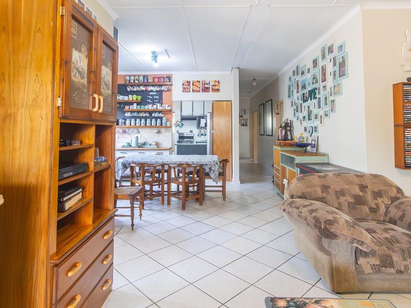 Unique Home Ideal for Medical Practice - Photo 9