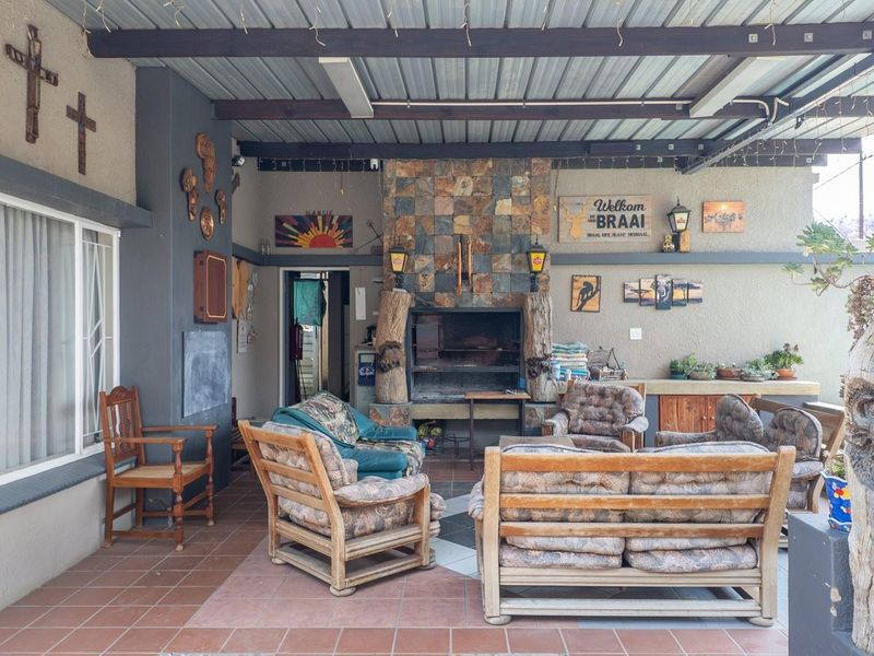 Unique Home Ideal for Medical Practice - Photo 6