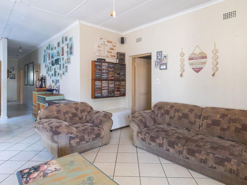 Unique Home Ideal for Medical Practice - Photo 10