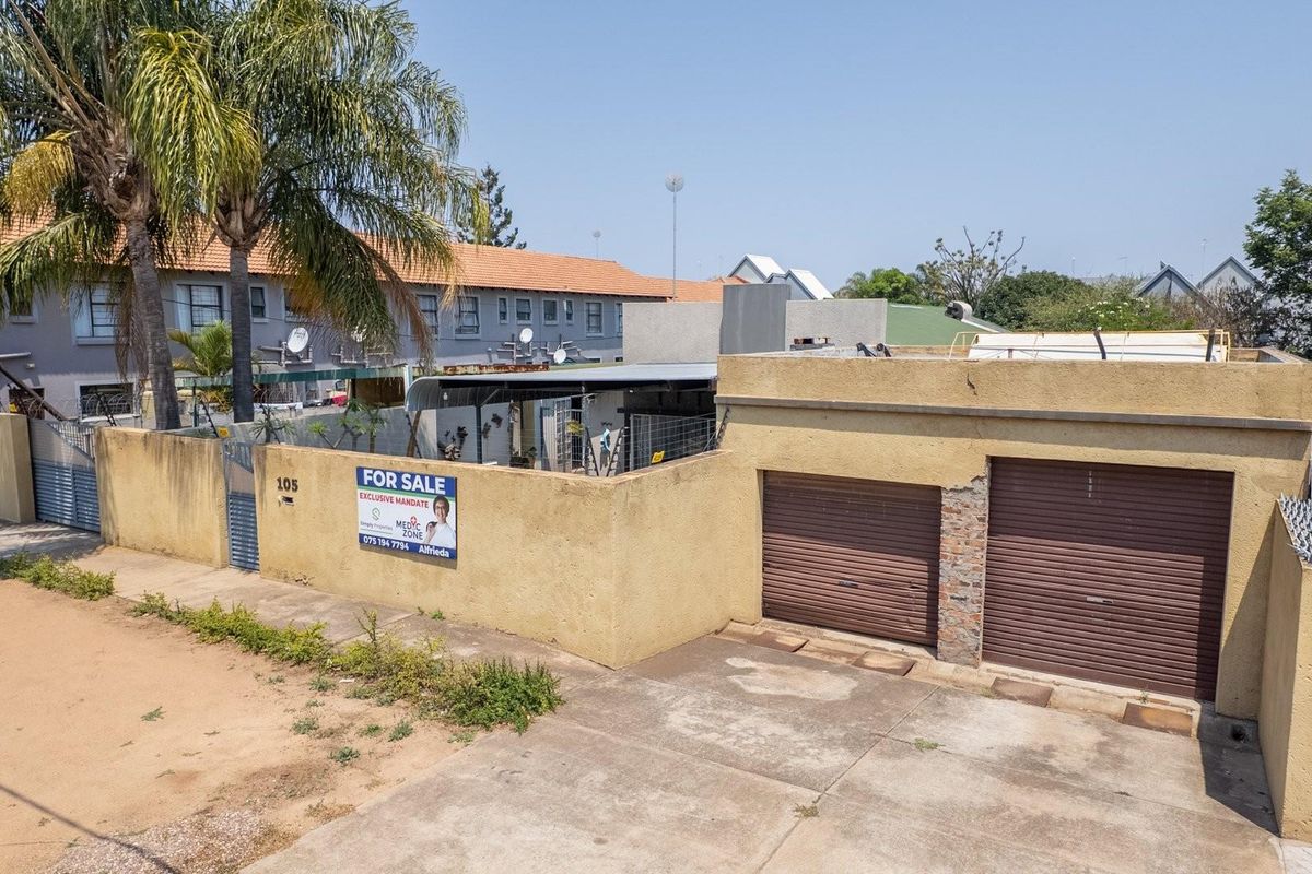 Unique Home Ideal for Medical Practice - Photo 3