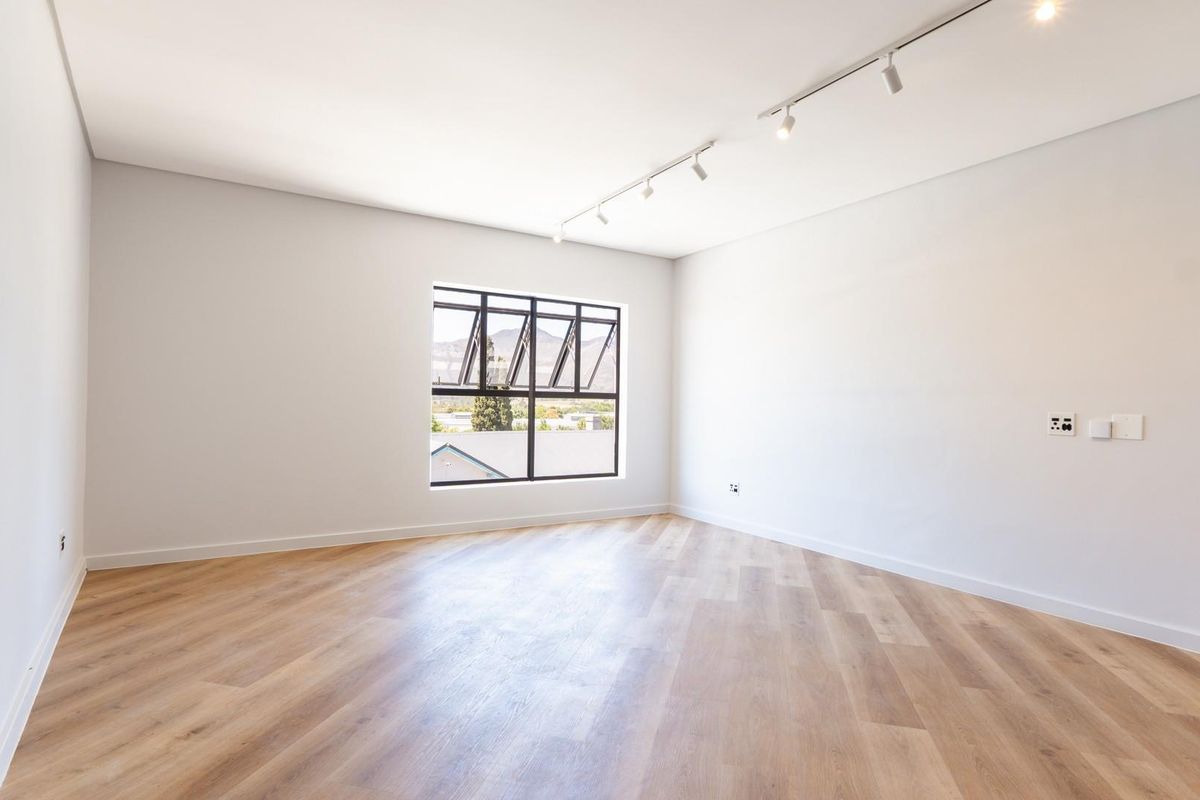 Studio Simplicity with a View | 2 on Tabak, Paarl - Photo 5