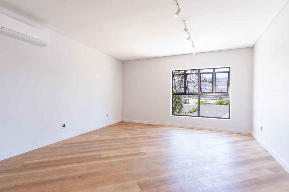 Studio Simplicity with a View | 2 on Tabak, Paarl - Photo 4