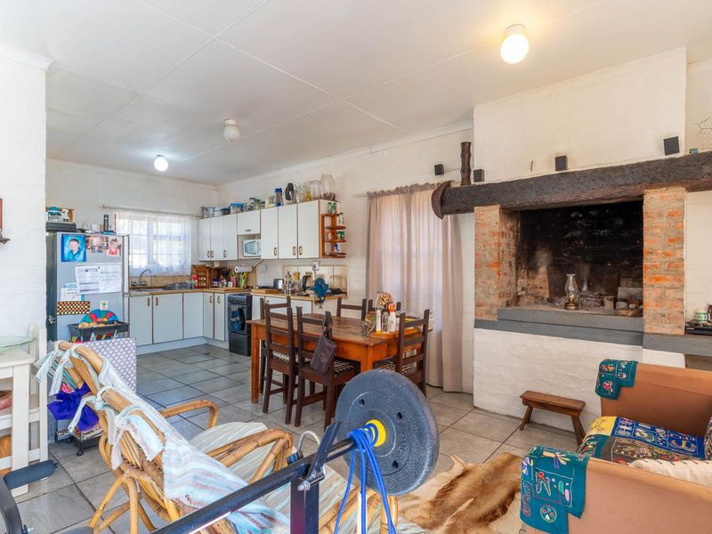 Cosy three bedroom Townhouse with two bathrooms in Aalwynfleur Riversdale - Photo 4