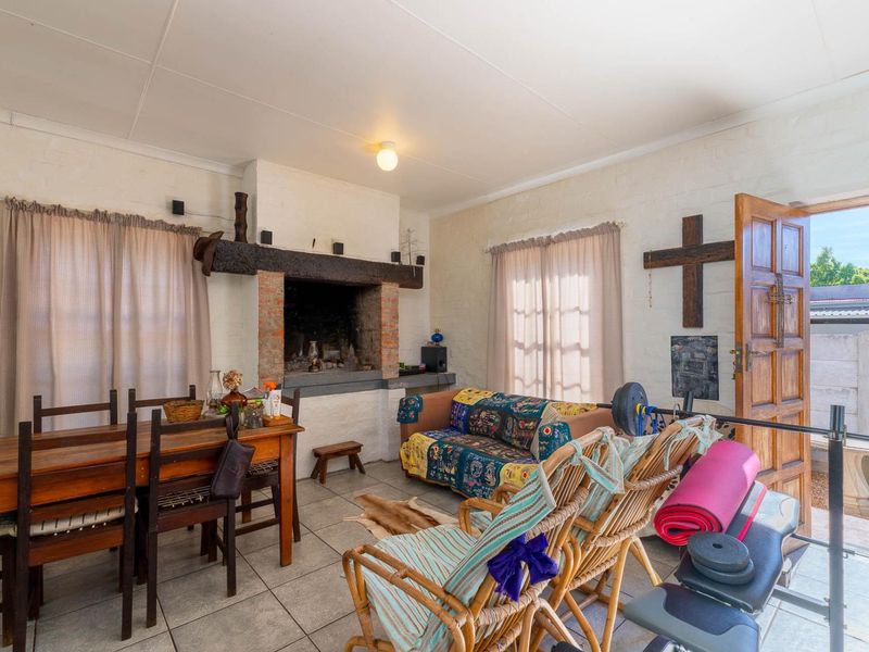 Cosy three bedroom Townhouse with two bathrooms in Aalwynfleur Riversdale - Photo 3