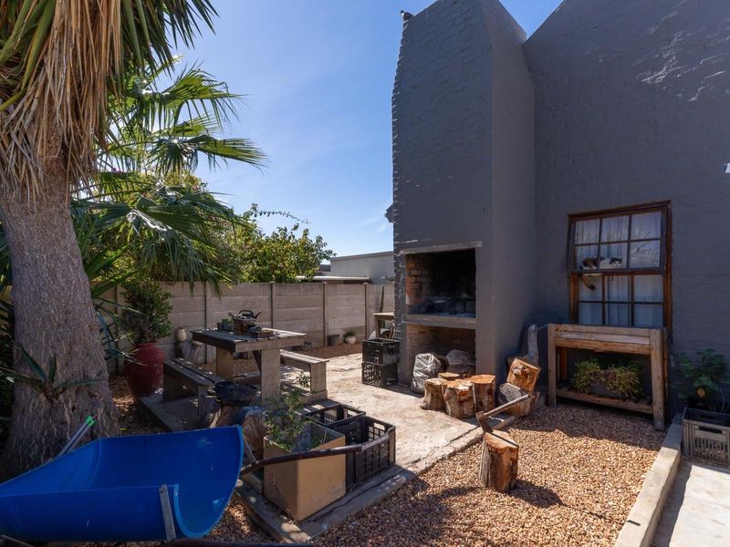 Cosy three bedroom Townhouse with two bathrooms in Aalwynfleur Riversdale - Photo 2