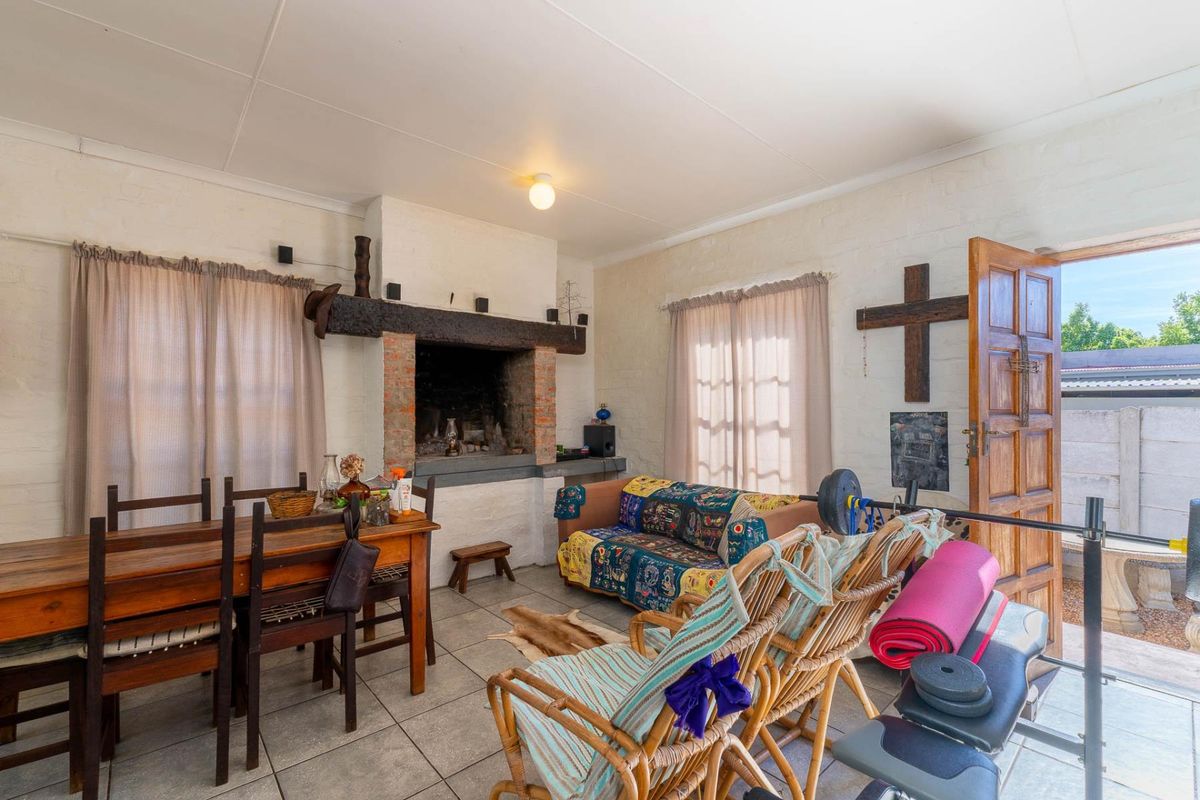 Cosy three bedroom Townhouse with two bathrooms in Aalwynfleur Riversdale - Photo 3