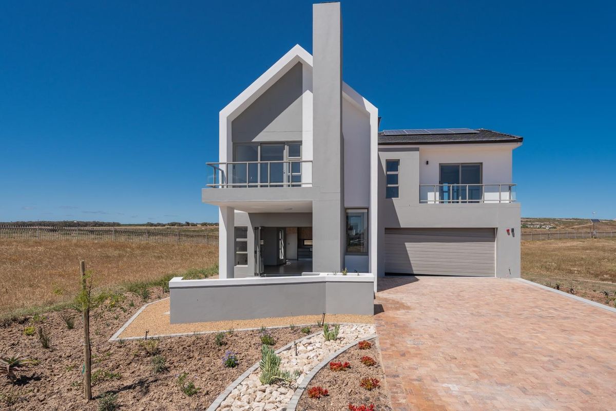 Modern Brand-New 3-Bedroom Double-Storey Home in Chardon Village, Langebaan Country Estate - Photo 2