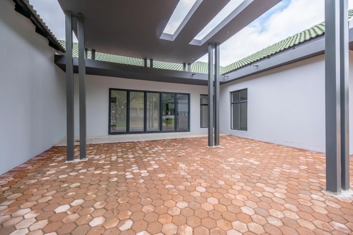 WELCOME TO LUXURY LIVING AT WIGWAM BRIGADOON ESTATE!!! - Photo 3