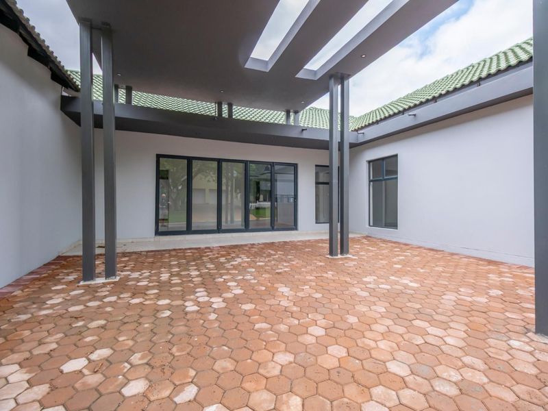 WELCOME TO LUXURY LIVING AT WIGWAM BRIGADOON ESTATE!!! - Photo 3