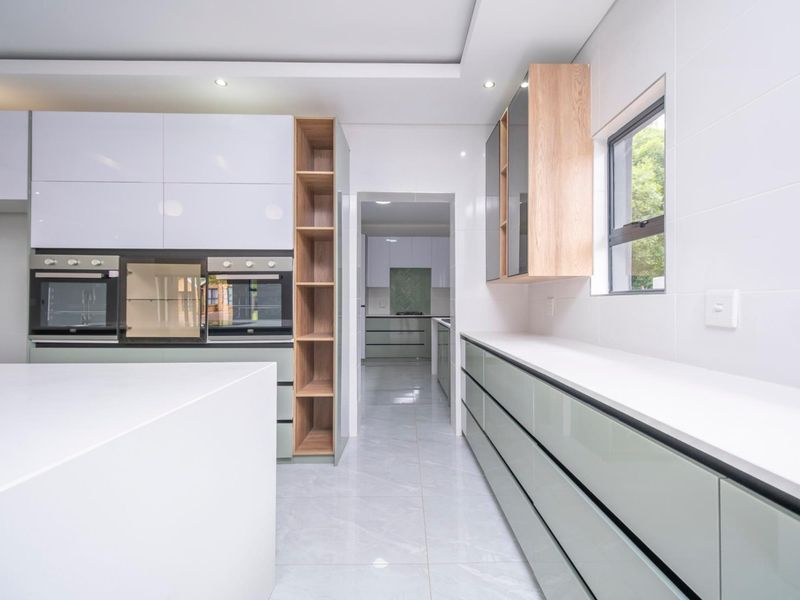 WELCOME TO LUXURY LIVING AT WIGWAM BRIGADOON ESTATE!!! - Photo 10