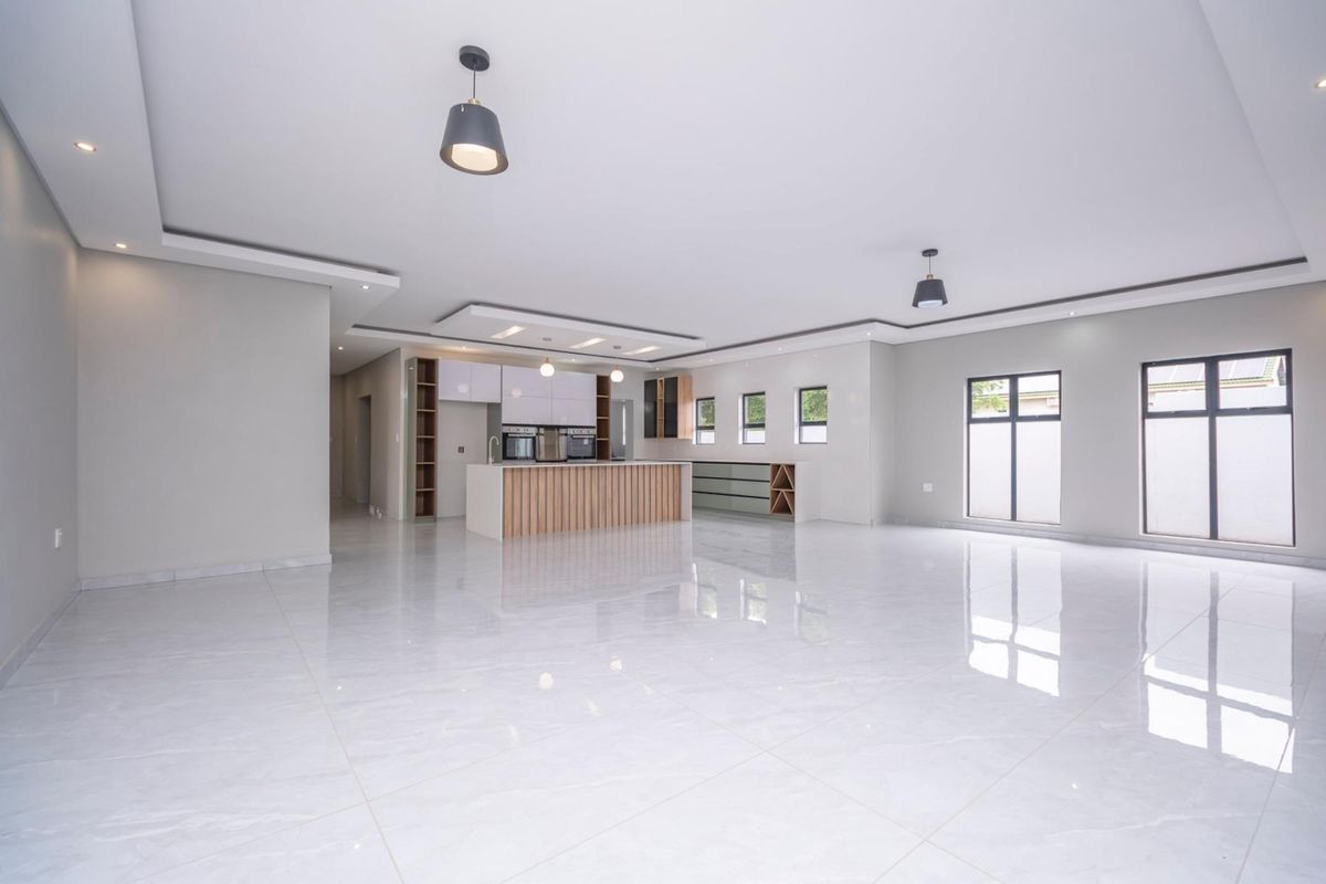 WELCOME TO LUXURY LIVING AT WIGWAM BRIGADOON ESTATE!!! - Photo 4