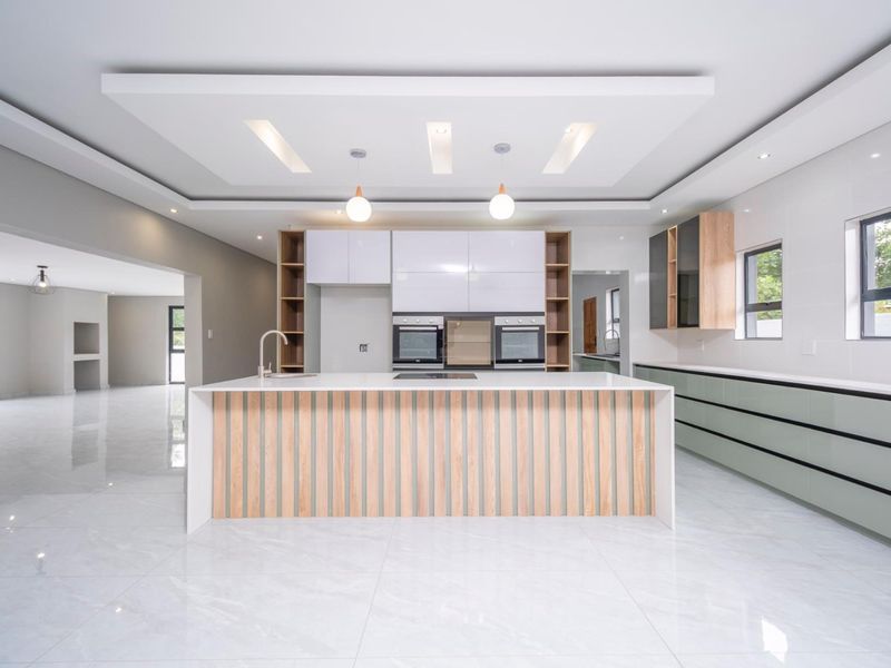 WELCOME TO LUXURY LIVING AT WIGWAM BRIGADOON ESTATE!!! - Photo 7