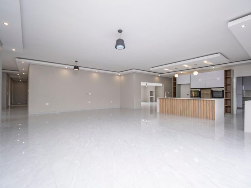 WELCOME TO LUXURY LIVING AT WIGWAM BRIGADOON ESTATE!!! - Photo 5