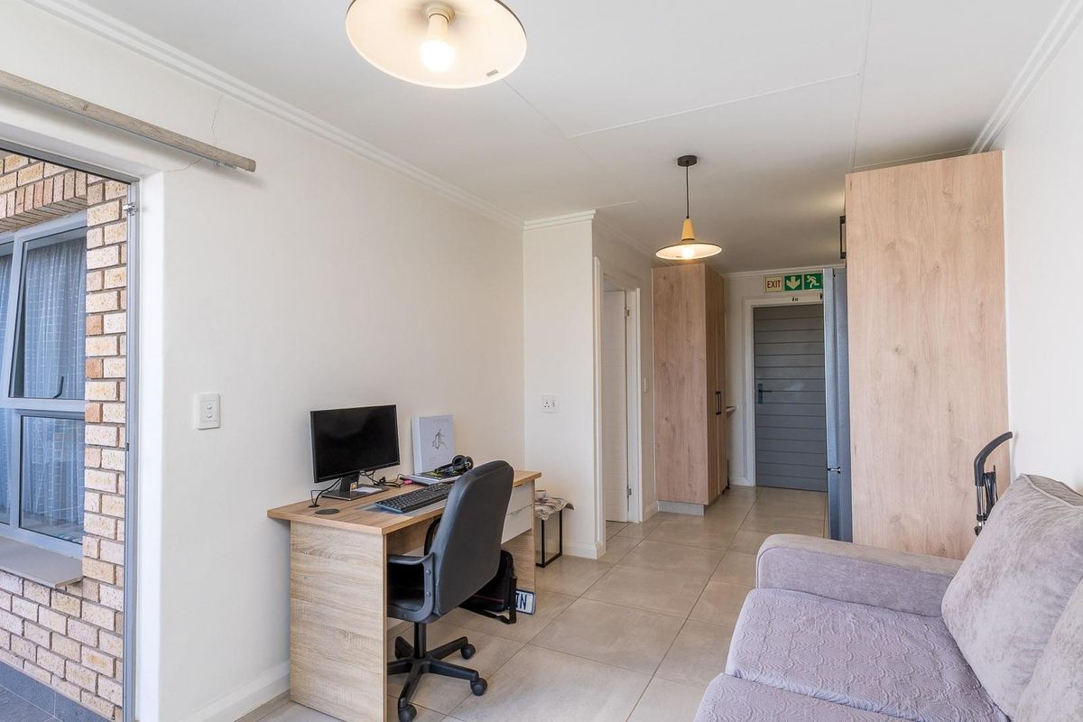 1 Bedroom apartment in Kloofsig - Photo 3