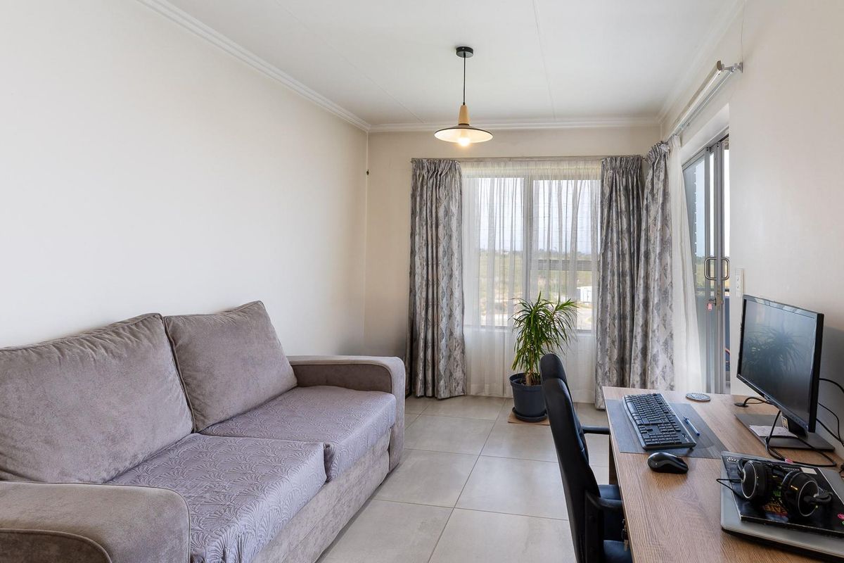 1 Bedroom apartment in Kloofsig - Photo 2