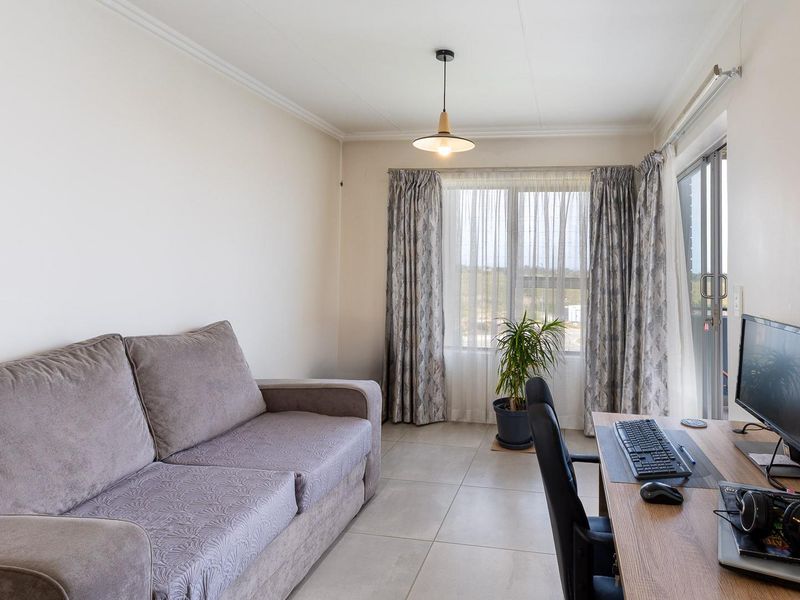 1 Bedroom apartment in Kloofsig - Photo 2