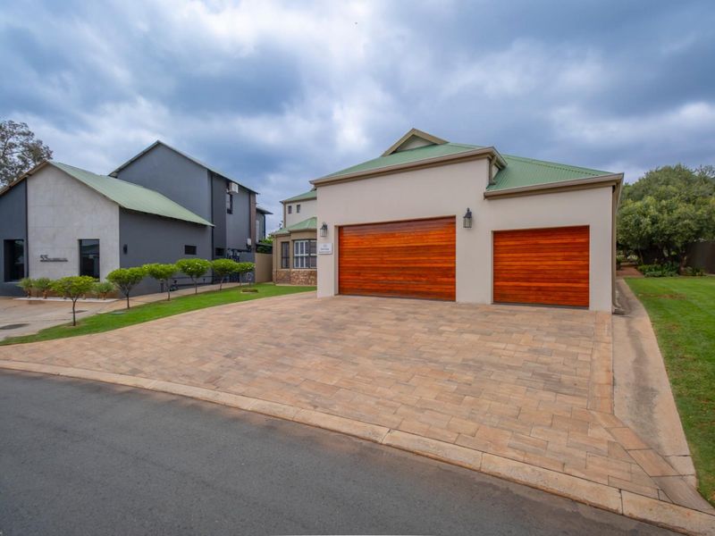 LUXURY FAMILY LIVING IN PRESTIGIOUS BRIGADOON. - Photo 5