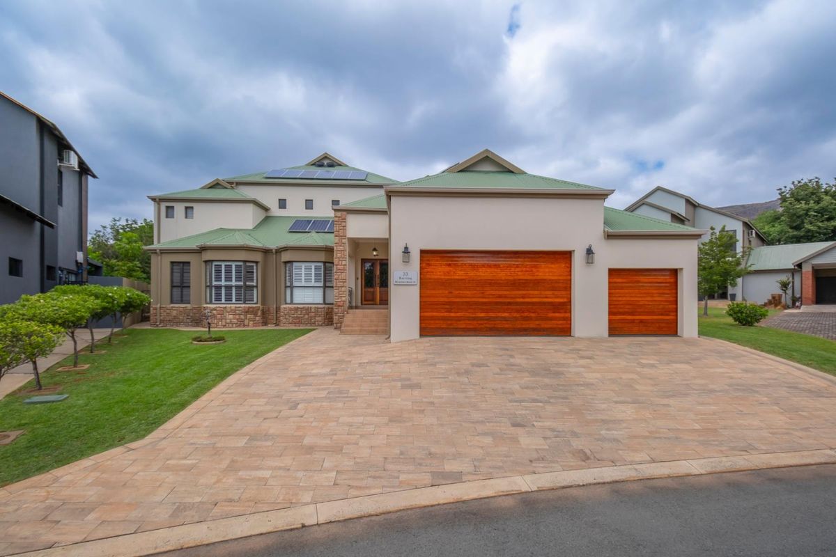 LUXURY FAMILY LIVING IN PRESTIGIOUS BRIGADOON. - Photo 4