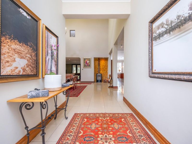LUXURY FAMILY LIVING IN PRESTIGIOUS BRIGADOON. - Photo 6