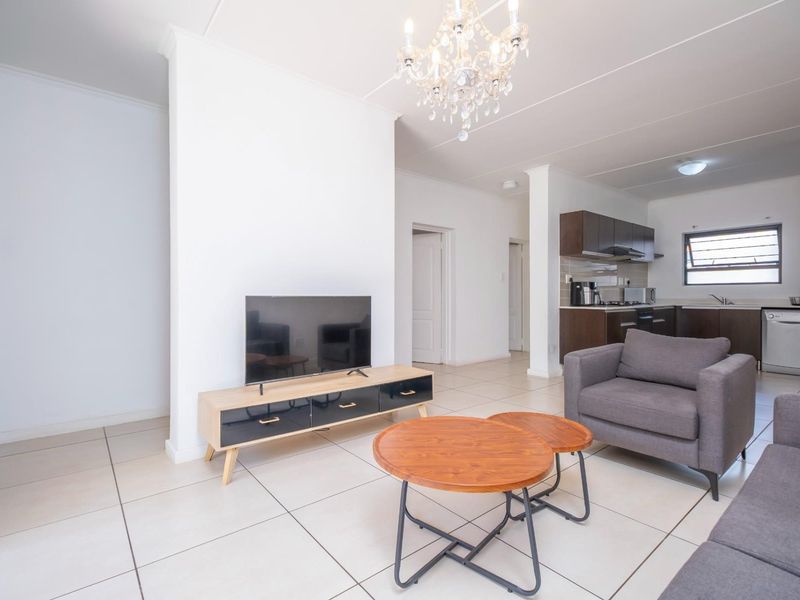 Sole Mandate - Modern 3-Bedroom Garden Apartment in The William - Photo 7