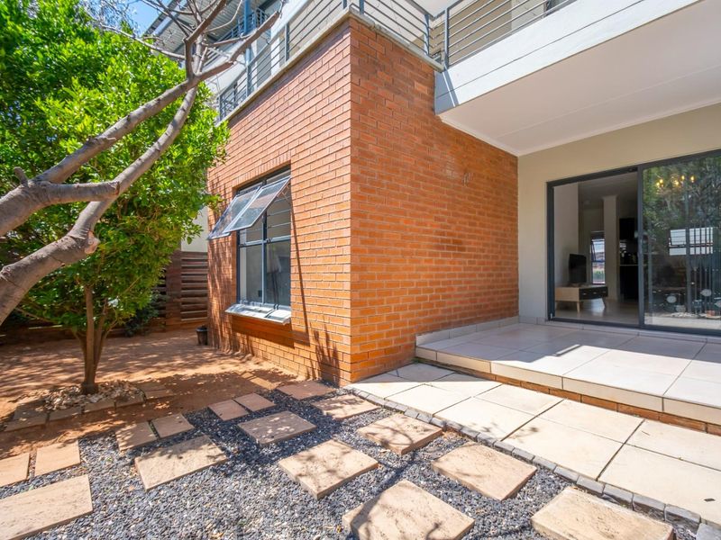 Sole Mandate - Modern 3-Bedroom Garden Apartment in The William - Photo 1