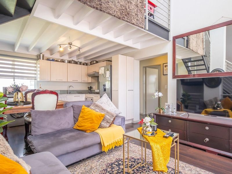 Modern 2-Bedroom Apartment with Loft and Balcony | Prime Location | Excellent Investment Opportunity - Photo 3