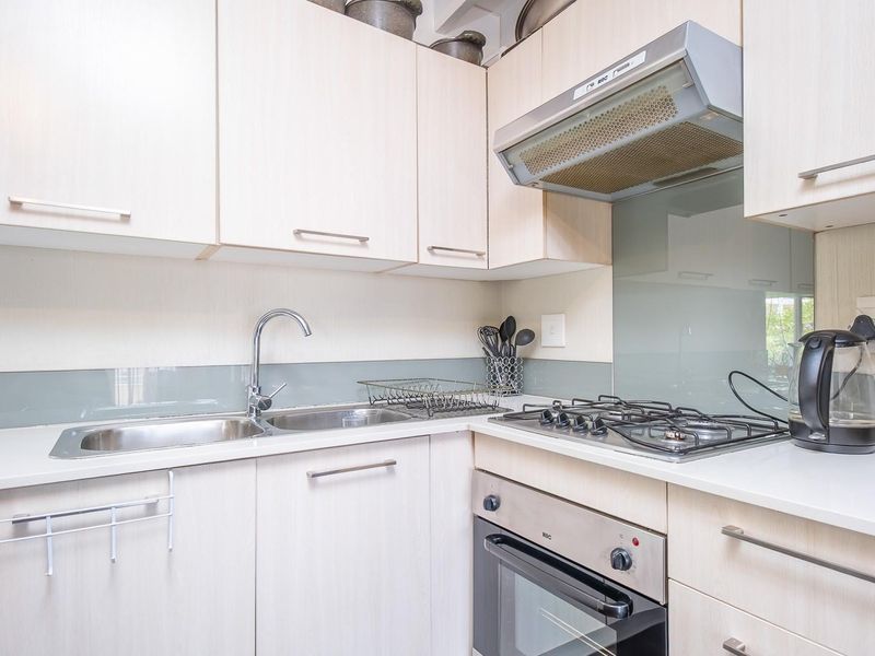 Modern 2-Bedroom Apartment with Loft and Balcony | Prime Location | Excellent Investment Opportunity - Photo 9