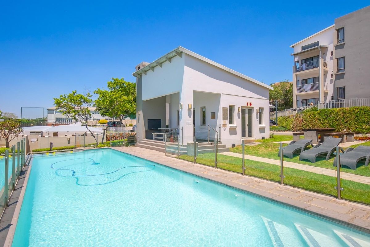 Modern 2-Bedroom Apartment with Loft and Balcony | Prime Location | Excellent Investment Opportunity - Photo 2