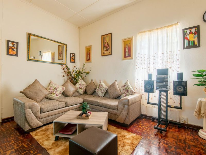 Neat Two Bedroom Home for Sale on the Hill Area - Photo 5