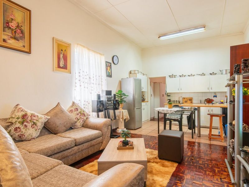 Neat Two Bedroom Home for Sale on the Hill Area - Photo 2