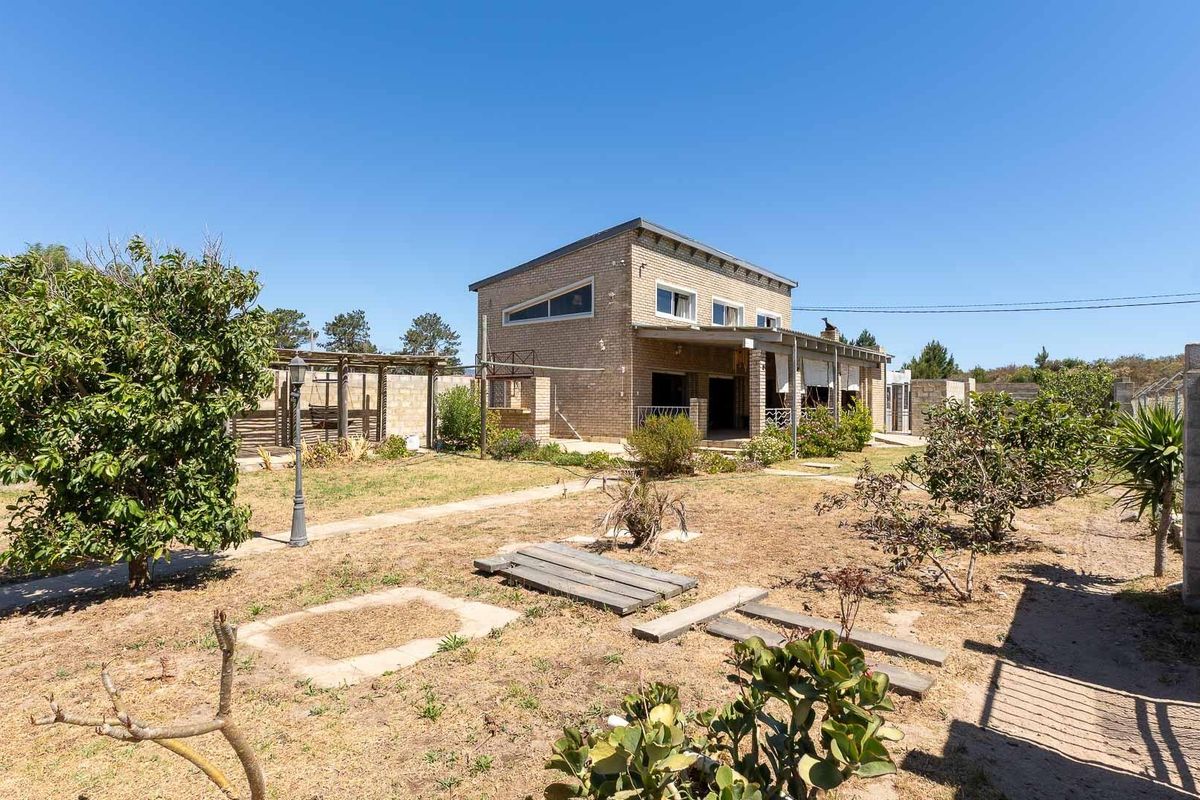 A Peaceful Double-Storey Home Ready for Your Unique Style - Photo 5