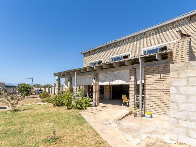 A Peaceful Double-Storey Home Ready for Your Unique Style - Photo 1