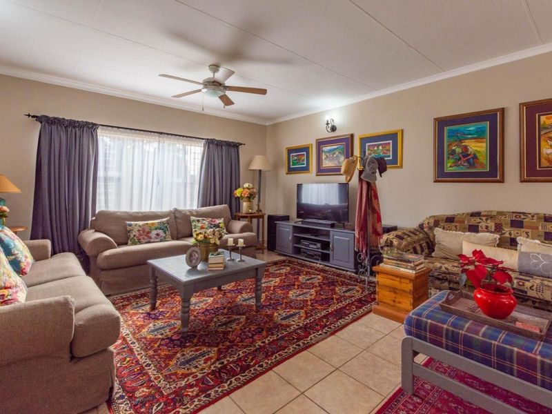 Family home of your Dreams up for grabs!!! - Photo 3