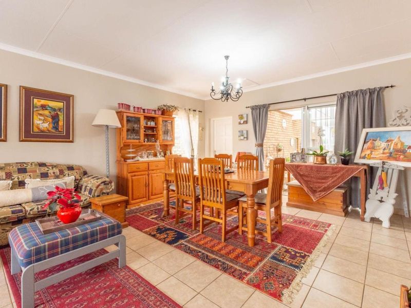 Family home of your Dreams up for grabs!!! - Photo 4