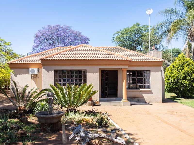 Space, Serenity and Serious Potential in Baskoppies - Photo 1