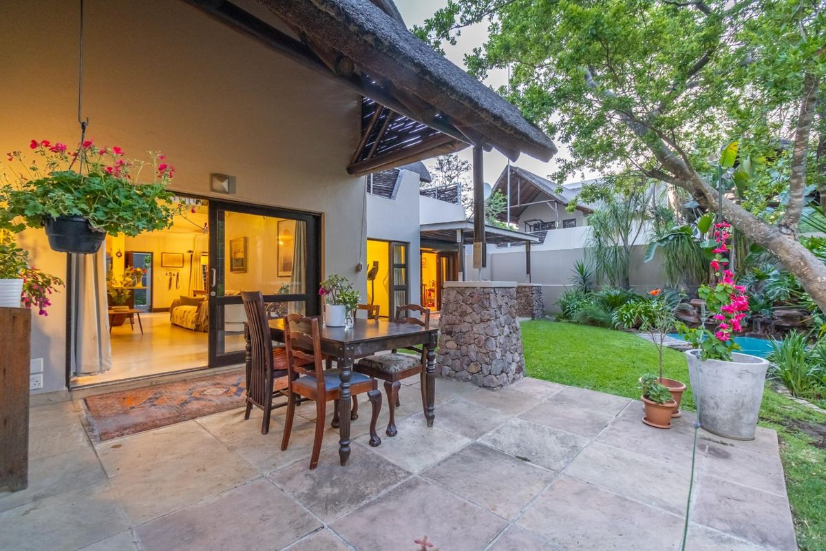 Charming, Nature-lovers Home with a Difference! - Photo 4