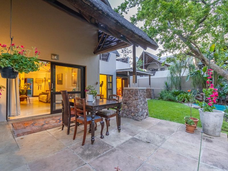 Charming, Nature-lovers Home with a Difference! - Photo 4