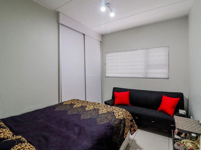 Prime Investment or Perfect First Home in Isabel Estate! - Photo 8