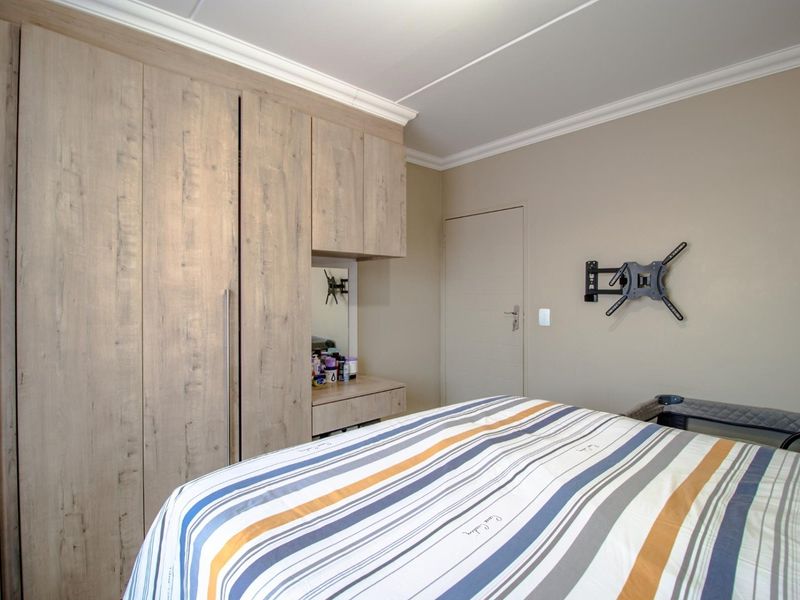 Have the Best of Both Worlds! - Photo 9