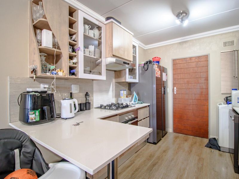 Have the Best of Both Worlds! - Photo 2