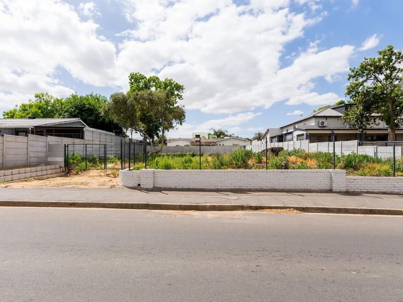 Prime 770m2 Vacant Plot for Sale - Photo 9