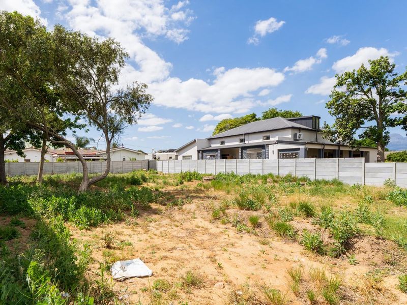 Prime 770m2 Vacant Plot for Sale - Photo 6