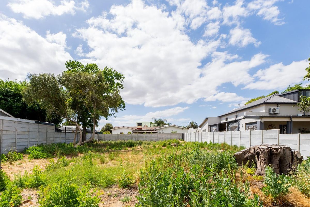 Prime 770m2 Vacant Plot for Sale - Photo 4