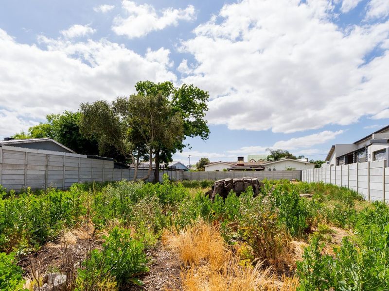 Prime 770m2 Vacant Plot for Sale - Photo 3