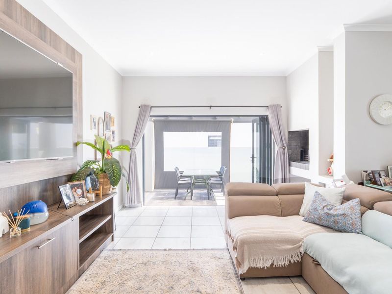 Comfort in a Secure Boutique Estate - Prime Location Near Curro School - Photo 10