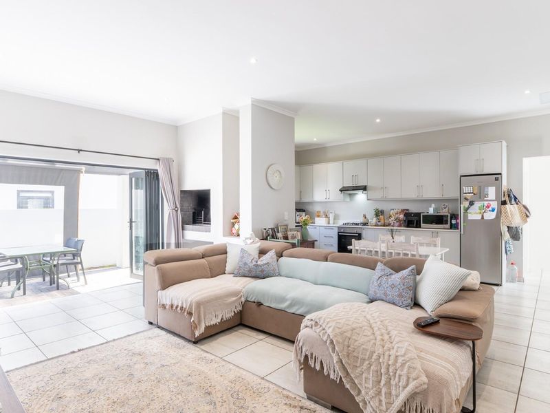 Comfort in a Secure Boutique Estate - Prime Location Near Curro School - Photo 9