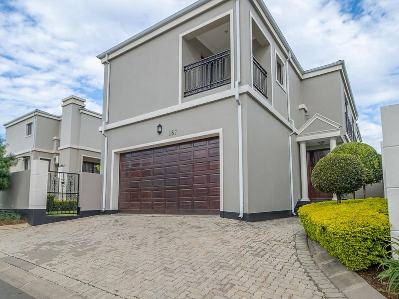 Comfortable, modern lifestyle, 3-Bedroom Cluster in Sought-After Secure Complex - Photo 1