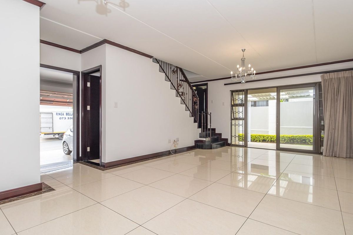 Comfortable, modern lifestyle, 3-Bedroom Cluster in Sought-After Secure Complex - Photo 2